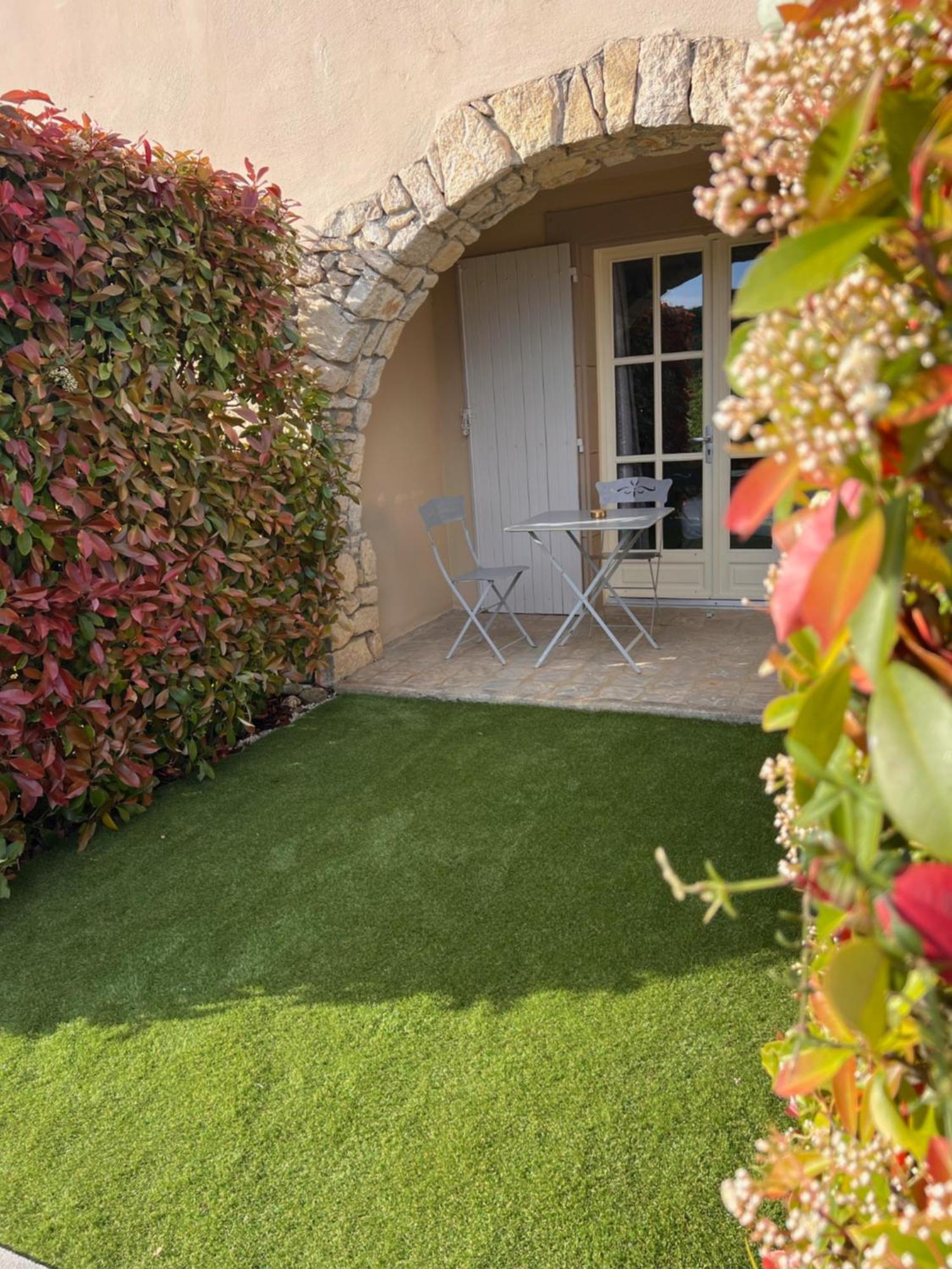 Aragon Logis Hotel Restaurant La Bergerie מראה חיצוני תמונה